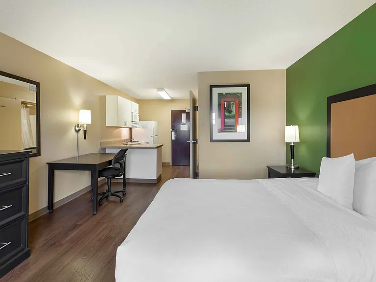 Studio Suite - 1 Queen Bed