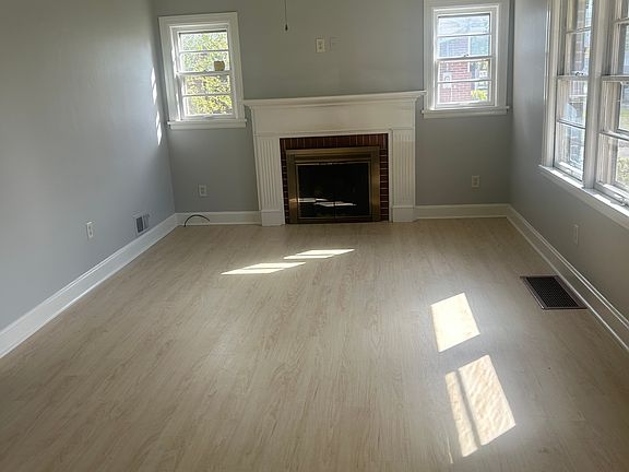 3rd image of 1500 Benson Ave