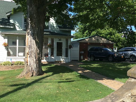 2nd image of 110 Willow Ave