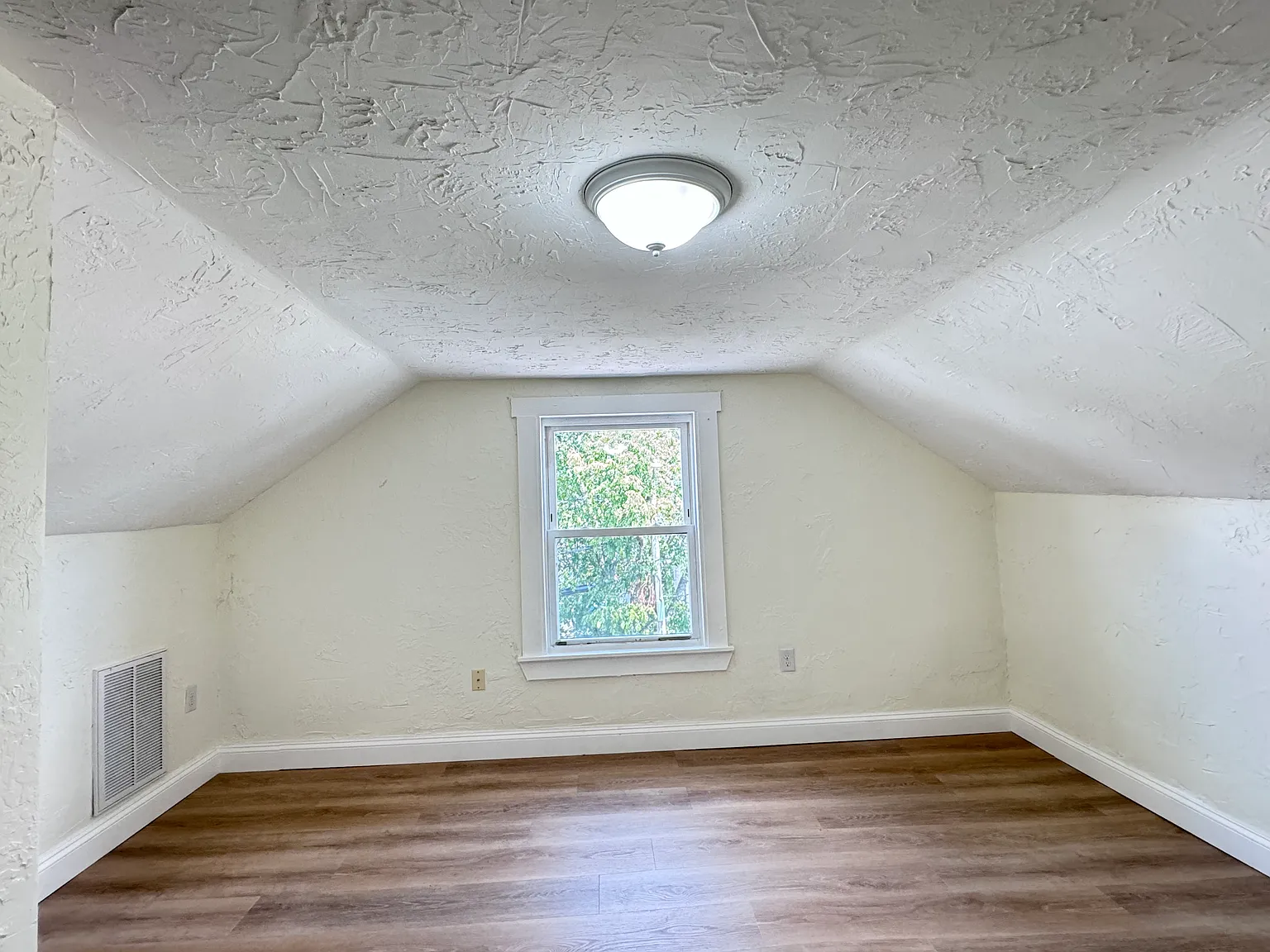 1 bed, 550 sqft, $1,775 — Photo 3
