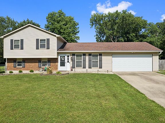 2nd image of 3871 Pin Oak Dr