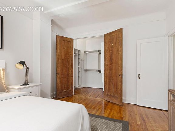 5th image of 318 W 100th St APT 5C