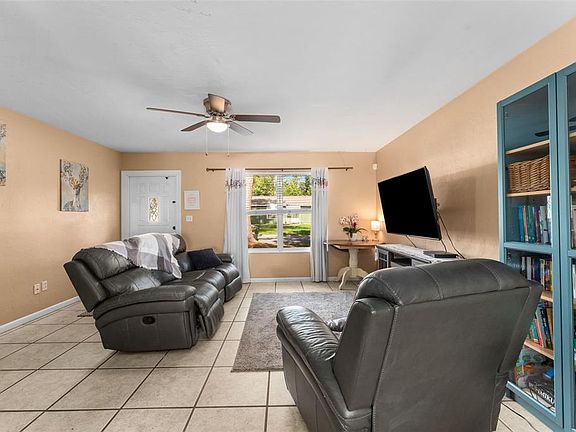 3rd image of 6511 NW 29th Ter