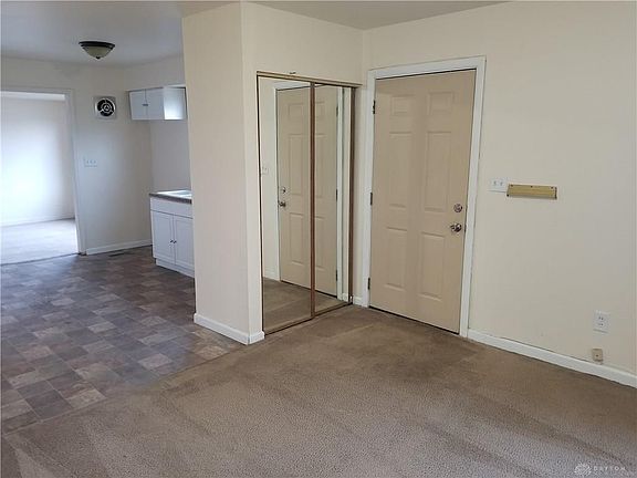 4th image of 5075 Hacket Dr