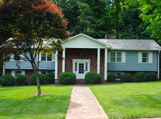 420 Staffordshire Rd, Winston Salem, NC 27104