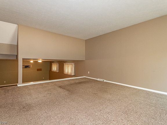 4th image of 282 E 310th St