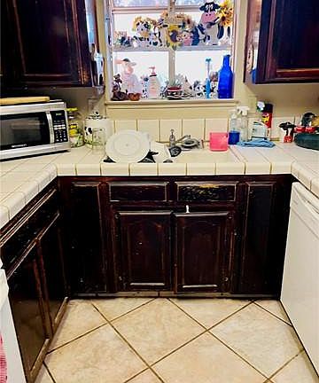 4th image of 721 Deerwood Dr