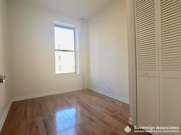5th image of 122 La Salle St APT 8