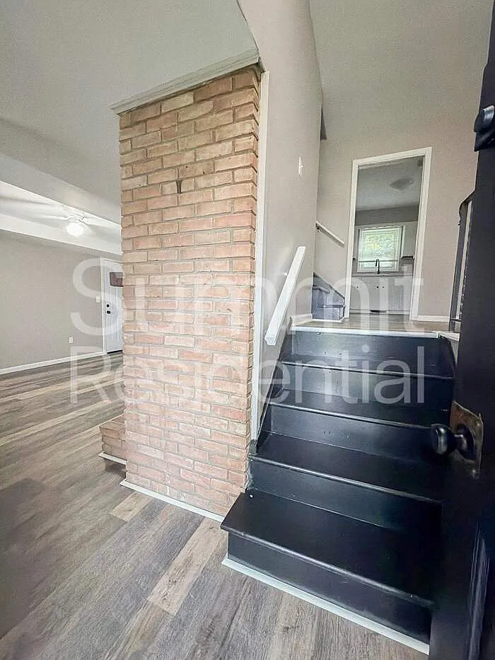 3 bed, 1.5 bath, 1914 sqft, $1,595 — Photo 3