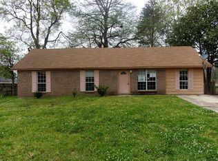 2289 White Oak Dr, Greenville, MS 38701