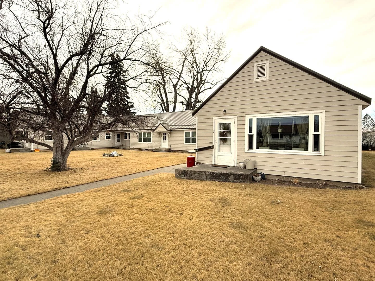 522 Main Ave N - Garage 2 — Photo 2