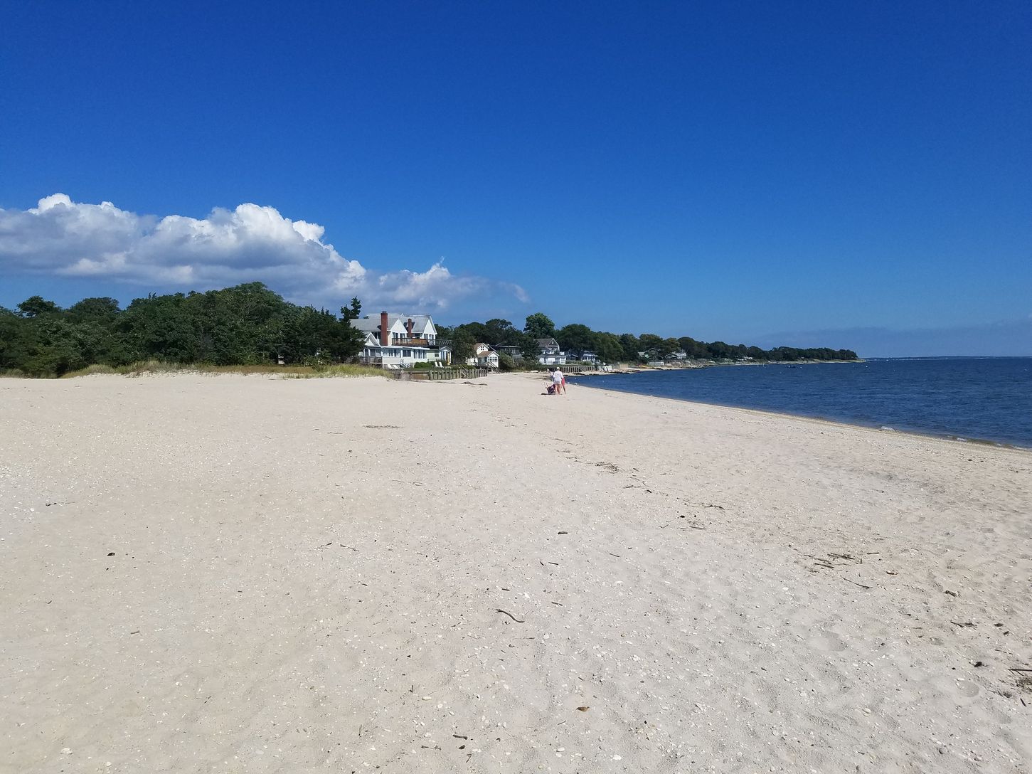  Walk To The Town Beach With Facilities