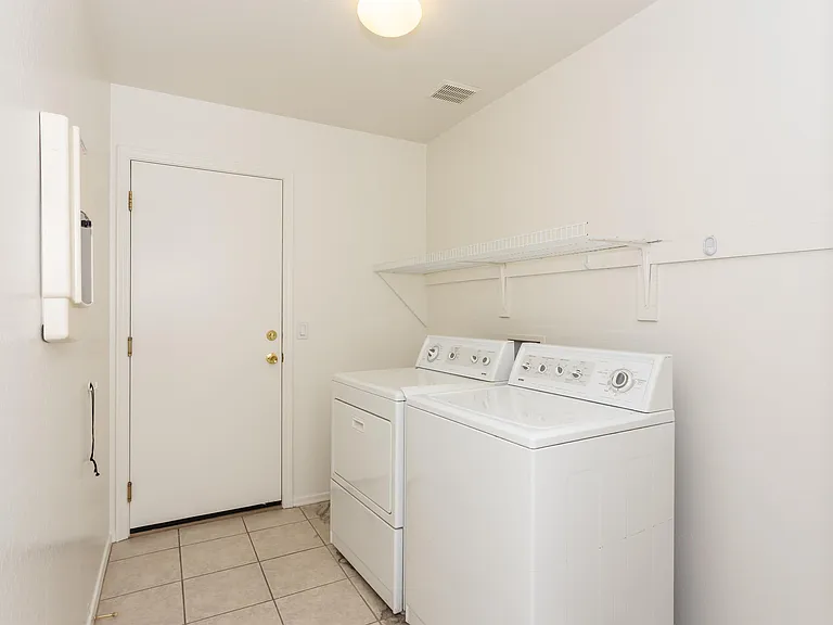 1654 Saint Andrews Way — Photo 20