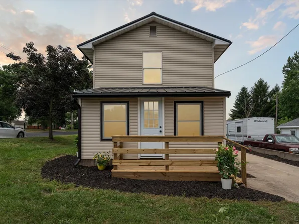 956 Howell Ave, Adrian, MI 49221