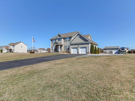 4th image of 3 Hornbeam Ln