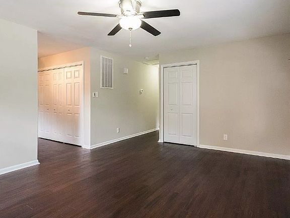 2nd image of 2712 Hinson Dr