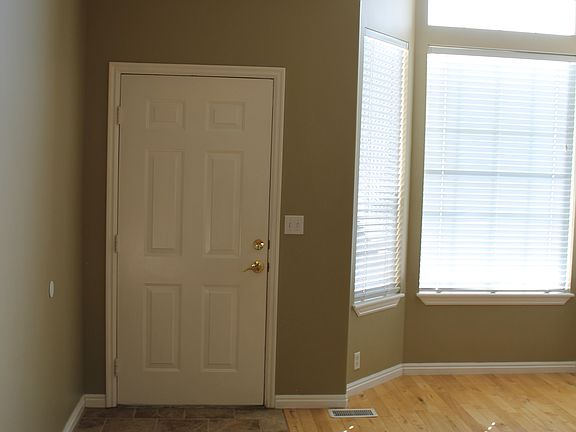 2nd image of 7728 S Eveningshade Dr