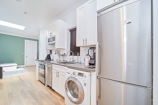 1st image of 238 E 33rd St APT 18