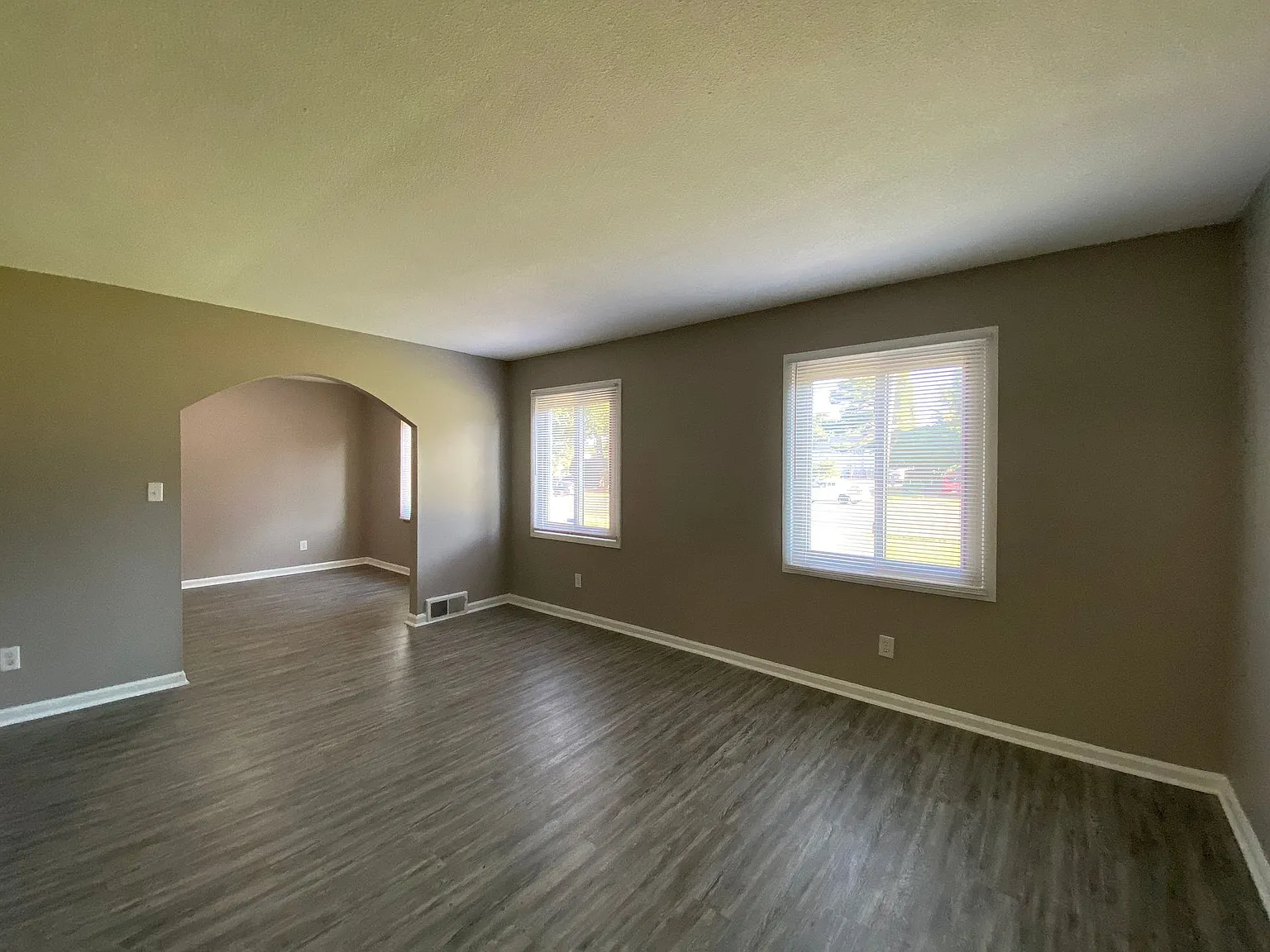 6145 Quince Rd — Photo 2