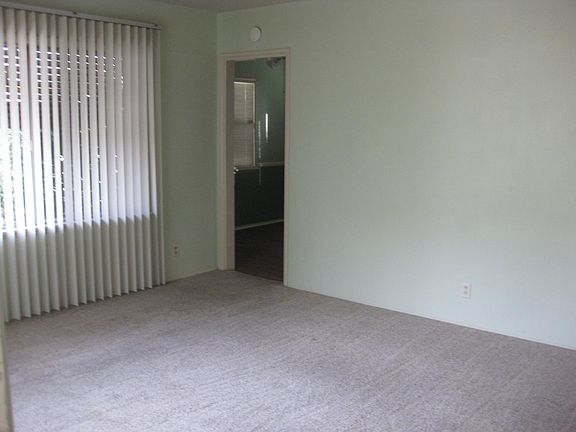 2nd image of 756 E Bonnie Brae Ct