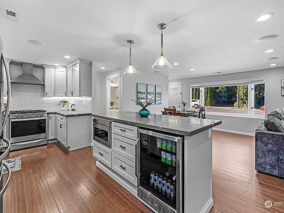 4th image of 5106 188th Street SW