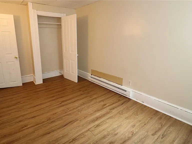 215 W Coal St — Photo 16