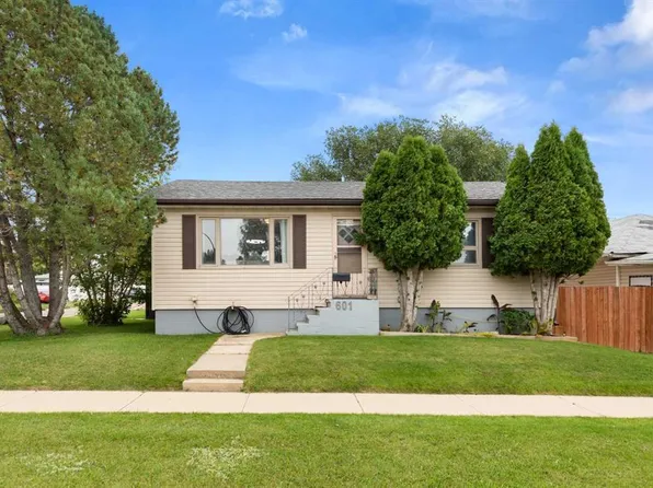 601 SW 3rd St SE, Redcliff, AB T0J 2P2