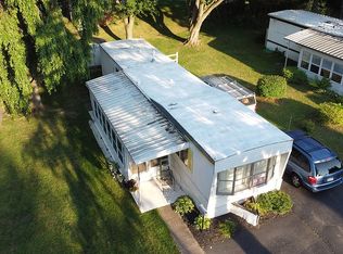 13 Wayside Dr, Rochester, NY 14625