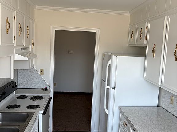 4th image of 80 Charles St APT 9