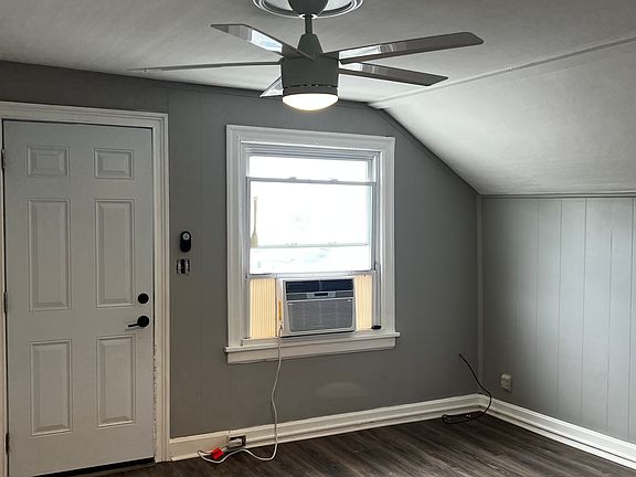 4th image of 301-301B Antioch Pike #1