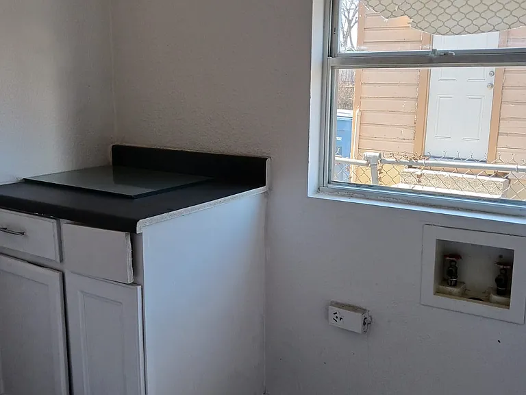 414 W Theo Ave — Photo 20