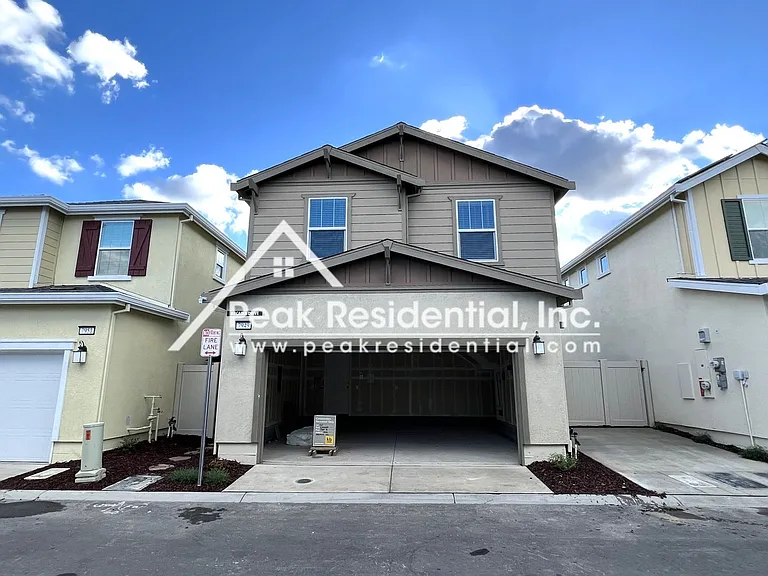 7949 Arcadia Dr — Photo 24
