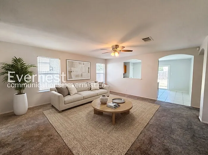 3 bed, 2.0 bath, 1513 sqft, $1,800 — Photo 2