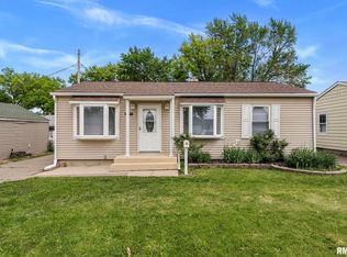 1217 S Zenith Ave, Davenport, IA 52802