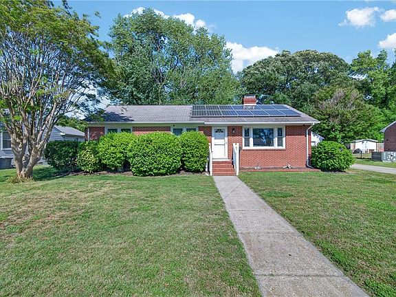 3rd image of 20 Briar Dr