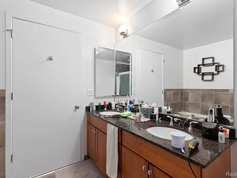 3670 Woodward Ave #506 — Photo 16