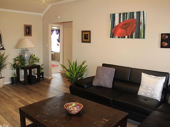 4th image of 1016 Yarrow Dr