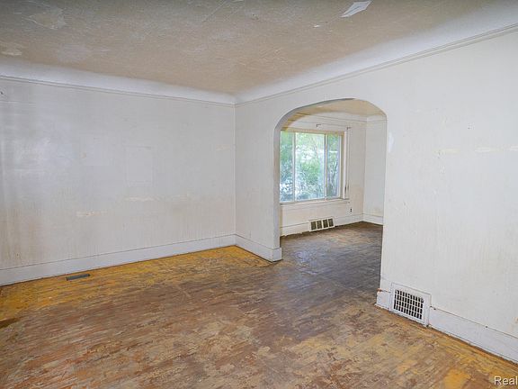 5th image of 20475 San Juan Dr