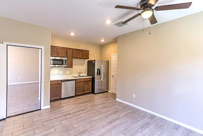 704 W Calle Vela Mayor — Photo 16