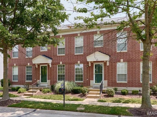 841 Boardwalk Springs Pl, O'Fallon, MO 63368
