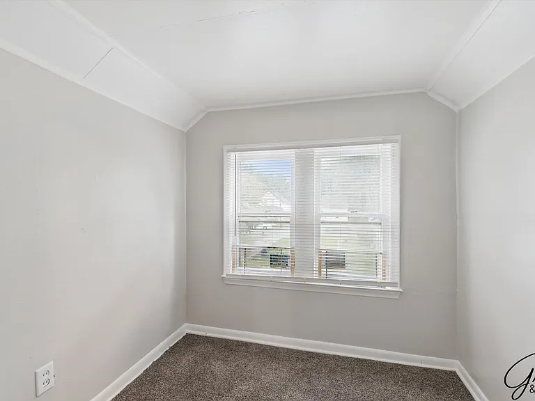 4082 Hereford St — Photo 17