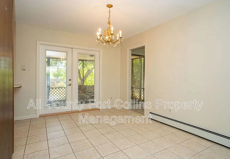 508 Louise Ln — Photo 5