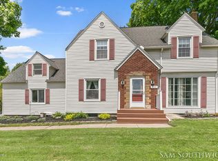 2555 Lake Michigan Dr NW, Grand Rapids, MI 49504