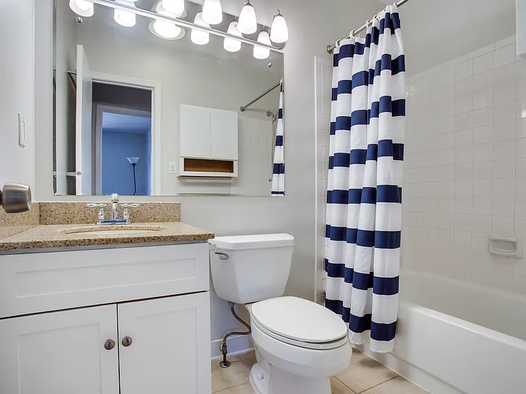 Upstairs Full Bath 2