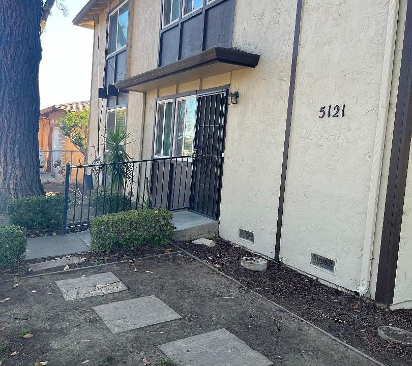 1st image of 5121 Snow Dr APT 2