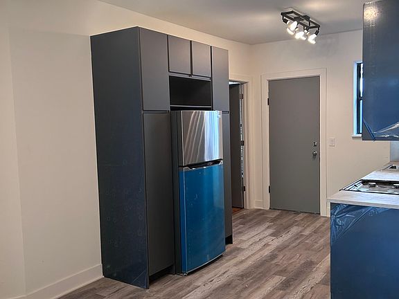 4th image of 623 N Oakley Blvd #1