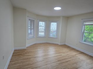 38 Fox St APT 2, Worcester, MA 01604