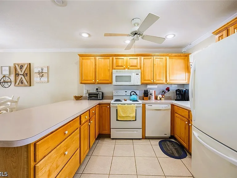 6777 Winkler Rd #150 — Photo 4