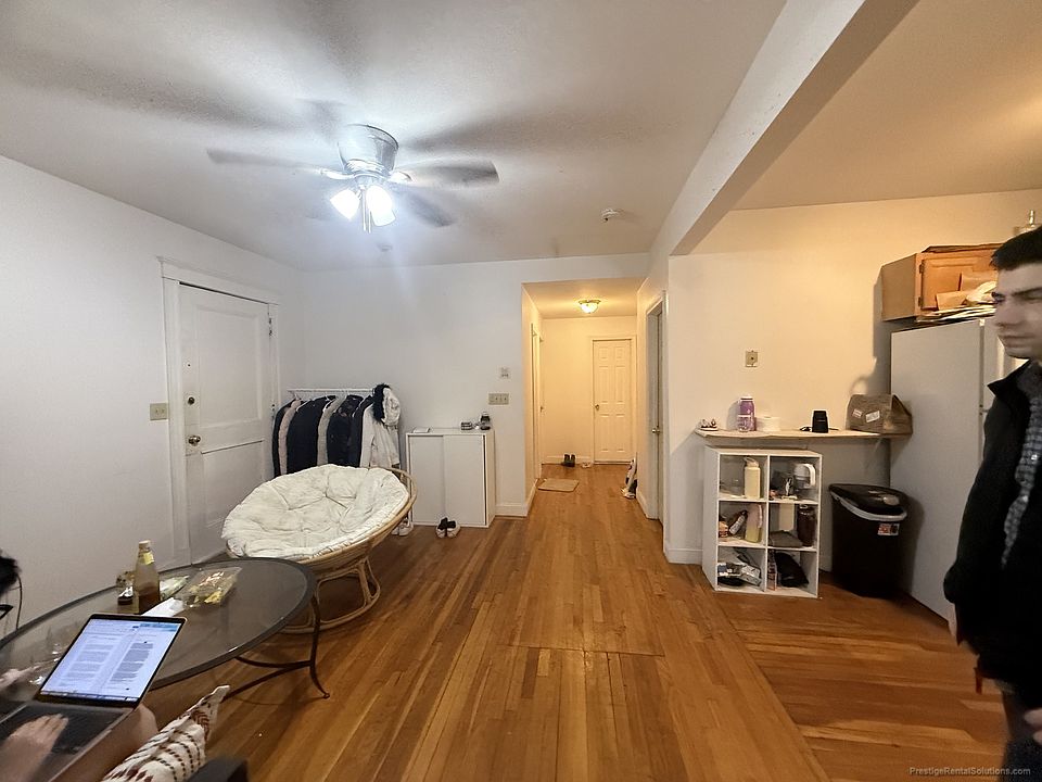 1st image of 27 Egremont Rd APT 2