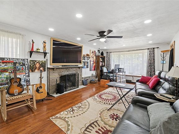 3rd image of 3344 Altherton Dr
